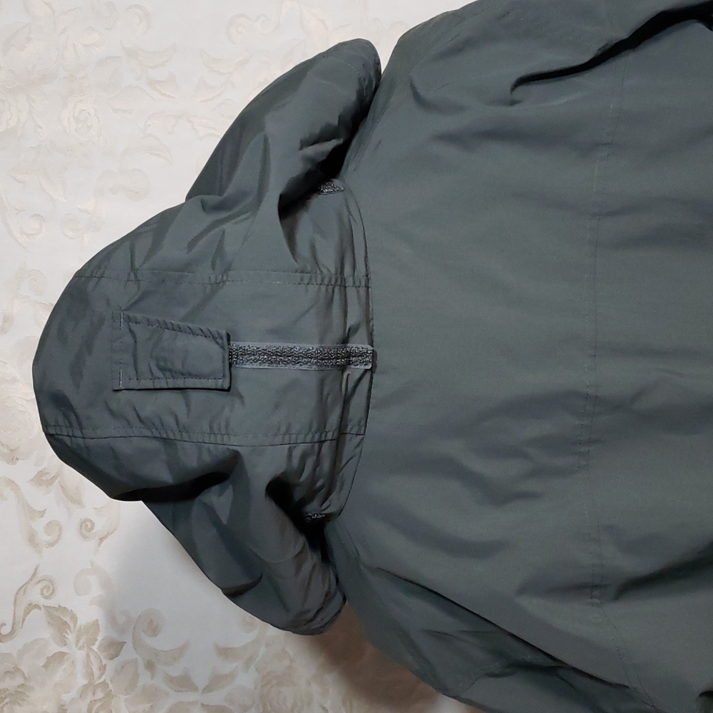 L.L.Bean Womens Green Coat with Hidden Hood M - Picture 6 of 11